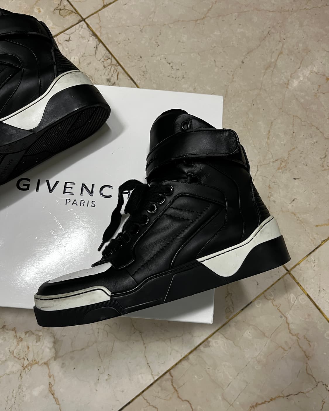 지방시 타이슨 상품이미지2