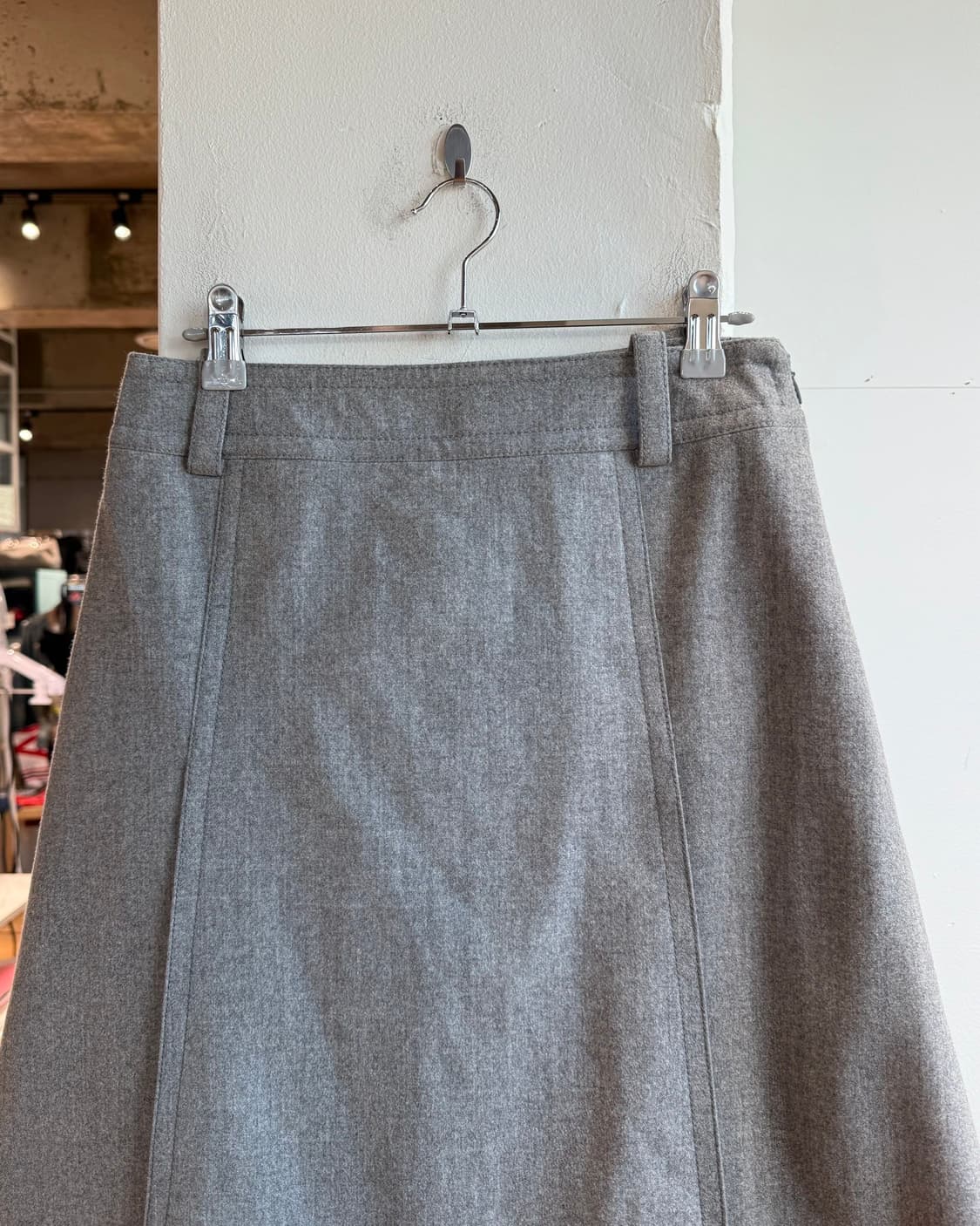 셀린느 그레이 울 핀턱 미디스커트 상품이미지3