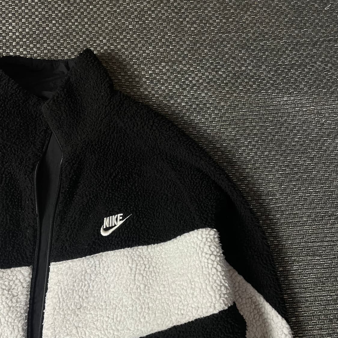 나이키 빅스우시 블랙 화이트 뽀글이 리버시블 집업 자켓 M 상품이미지5