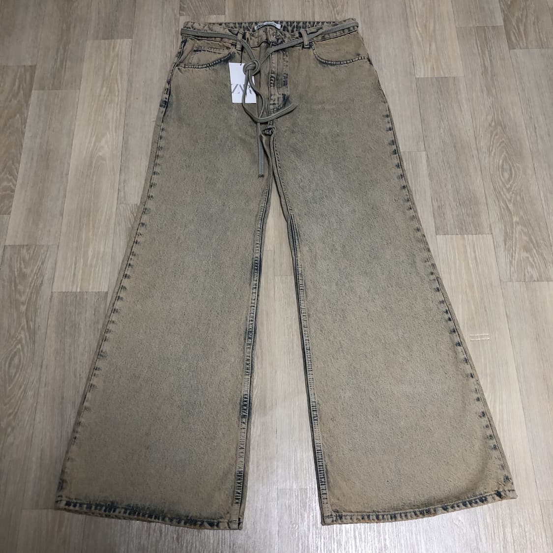 (32) 새상품 자라 ZARA 블리치 워싱 플레어 와이드핏 데님 팬츠 상품이미지1