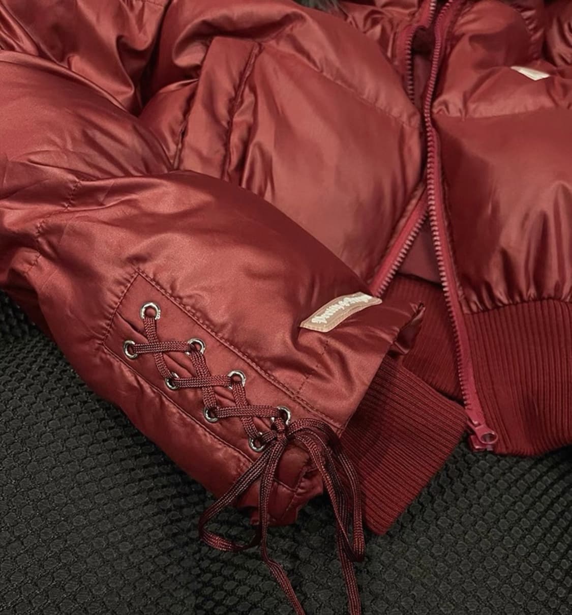 (새상품)샵코르 프리티드래곤 퍼후드 크롭패딩 버건디레드 상품이미지6