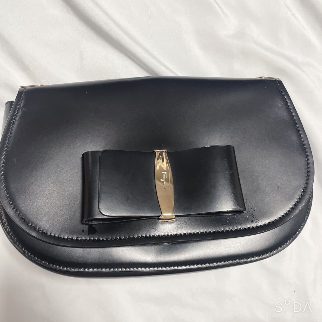 페라가모 리본 숄더백 블랙 상품이미지2