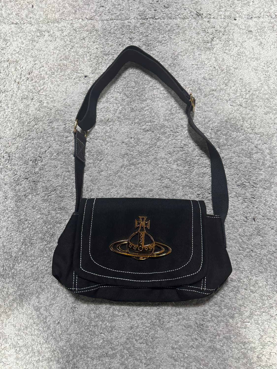 비비안웨스트우드 크로스백 상품이미지1