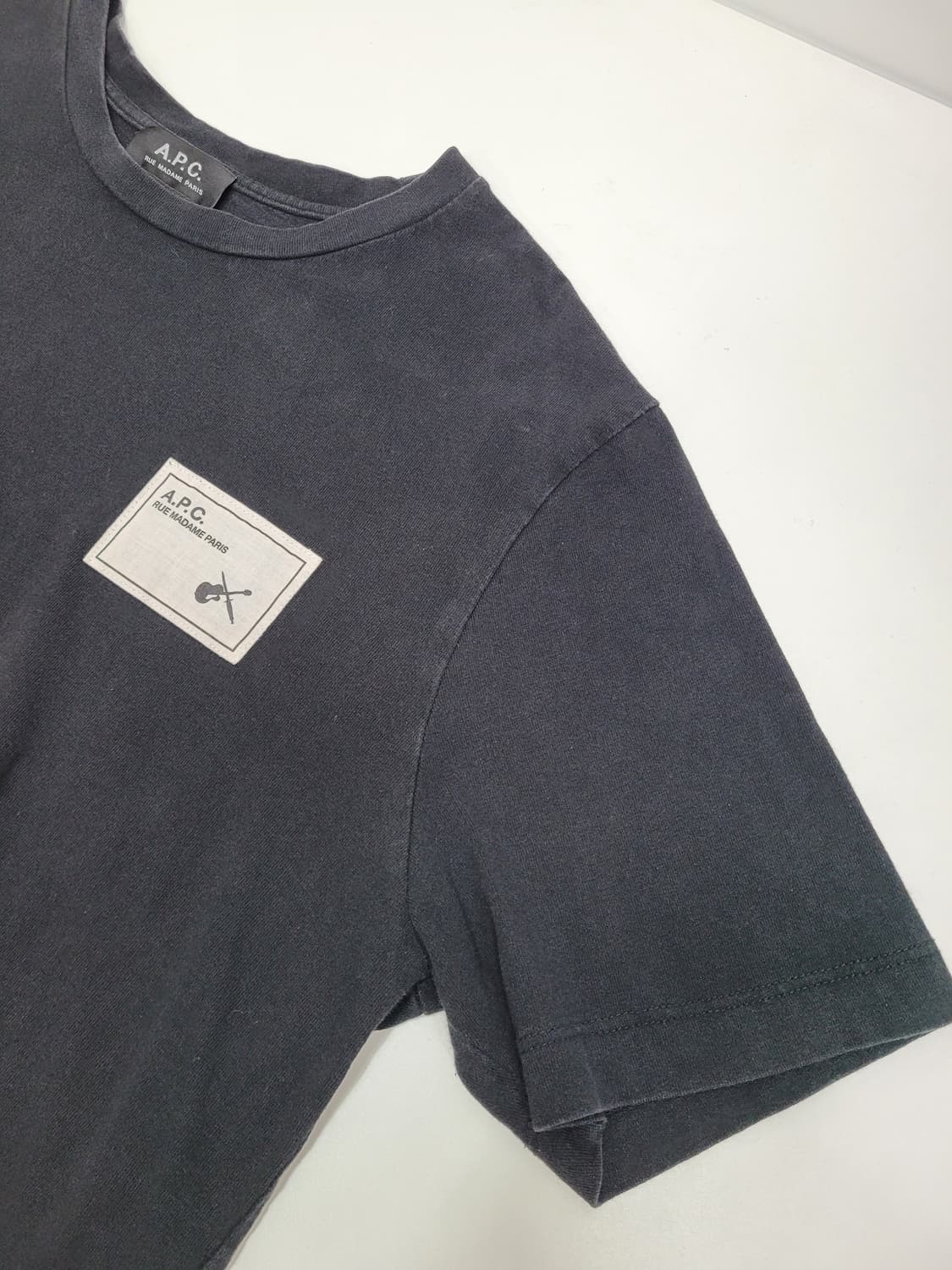 A.P.C. 20SS 아페쎄 뮤지엄 박스 로고 반팔 티셔츠 / 남 L  상품이미지3