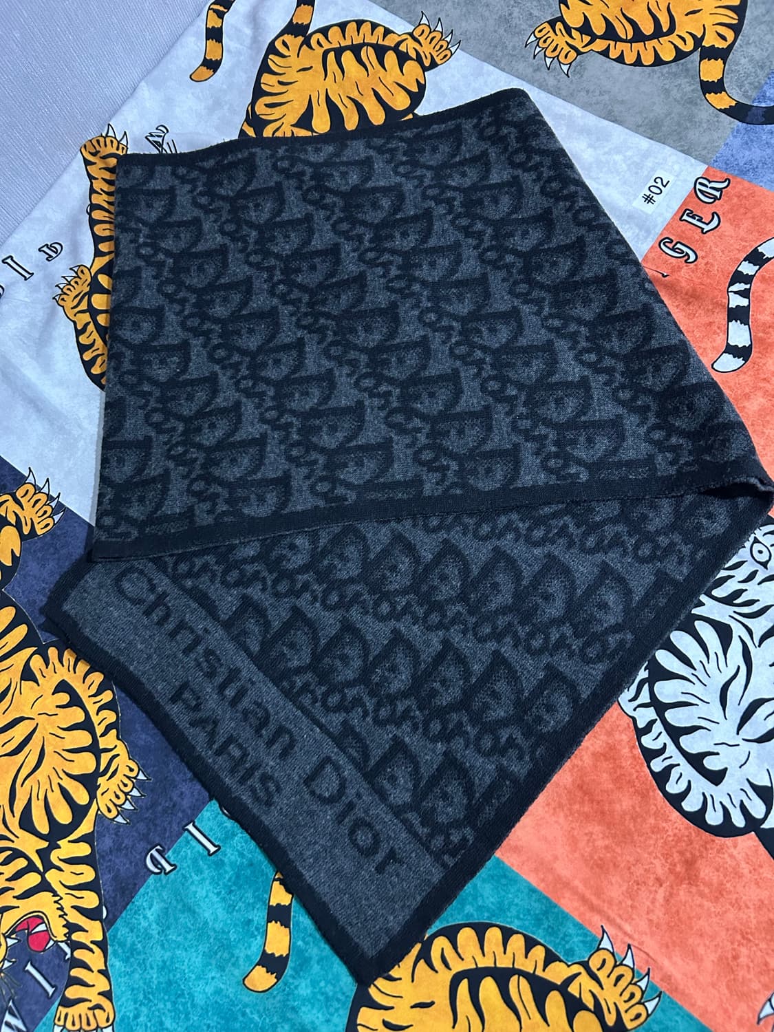 디올 머플러 상품이미지1