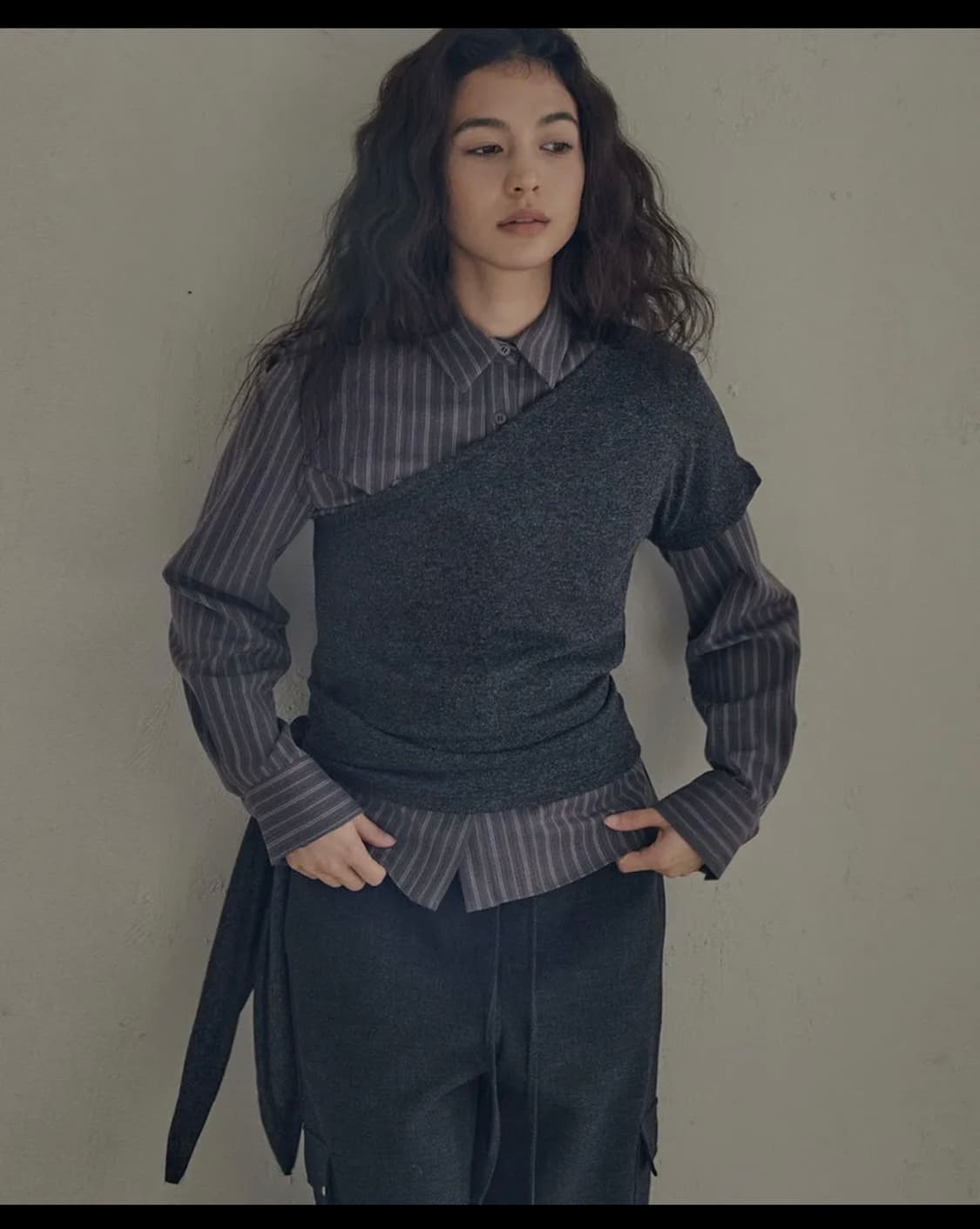 아우로 다이애그널 탑 차콜 상품이미지2