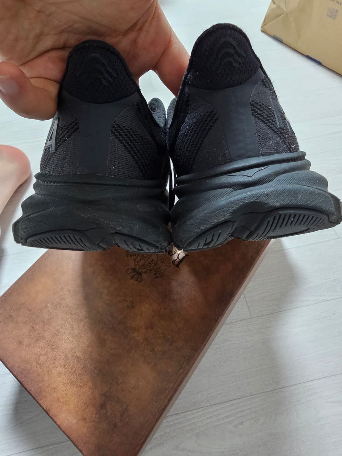 호카 클리프톤9 블랙 235 상품이미지9