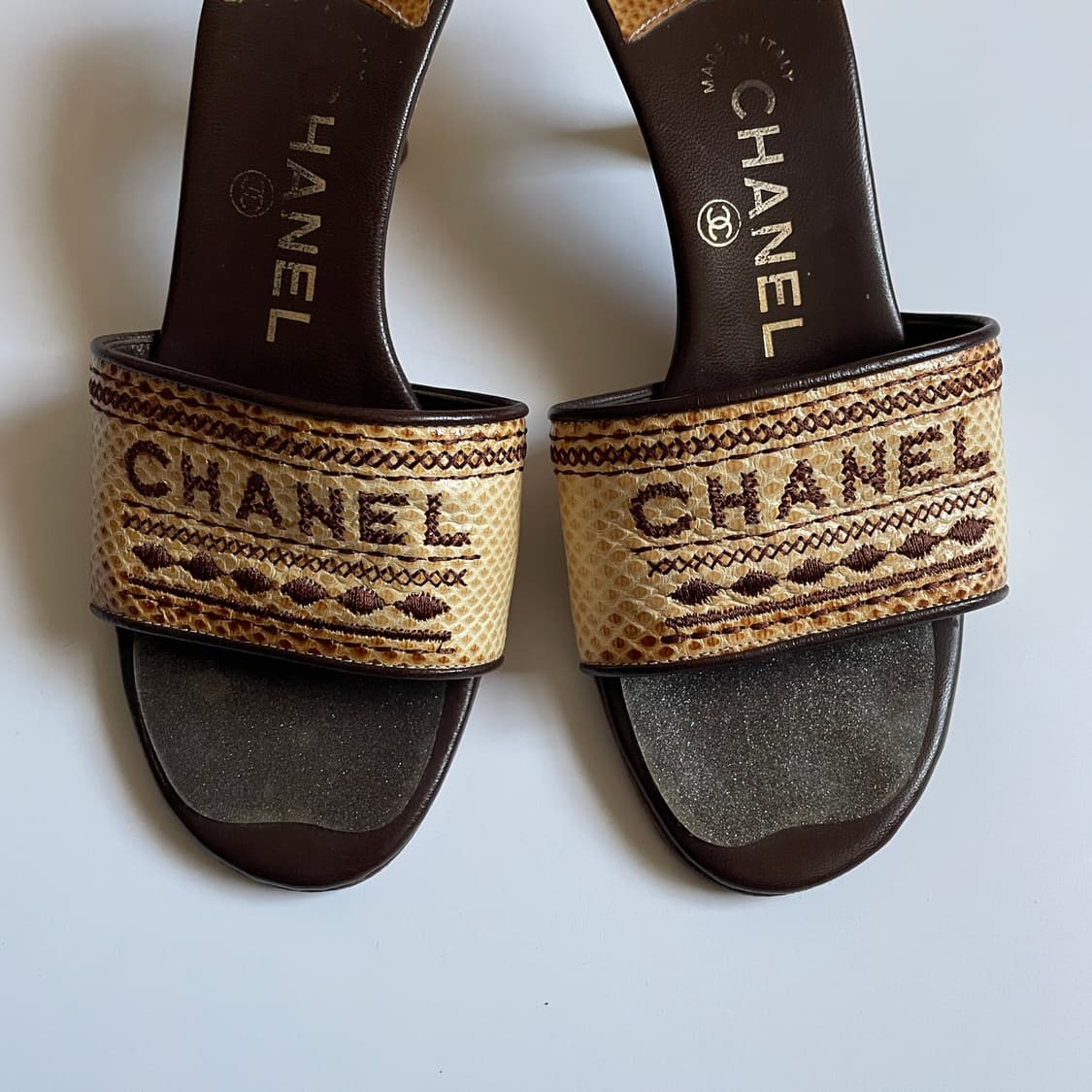 CHANEL 샤넬 로고 로우힐 뮬 상품이미지3