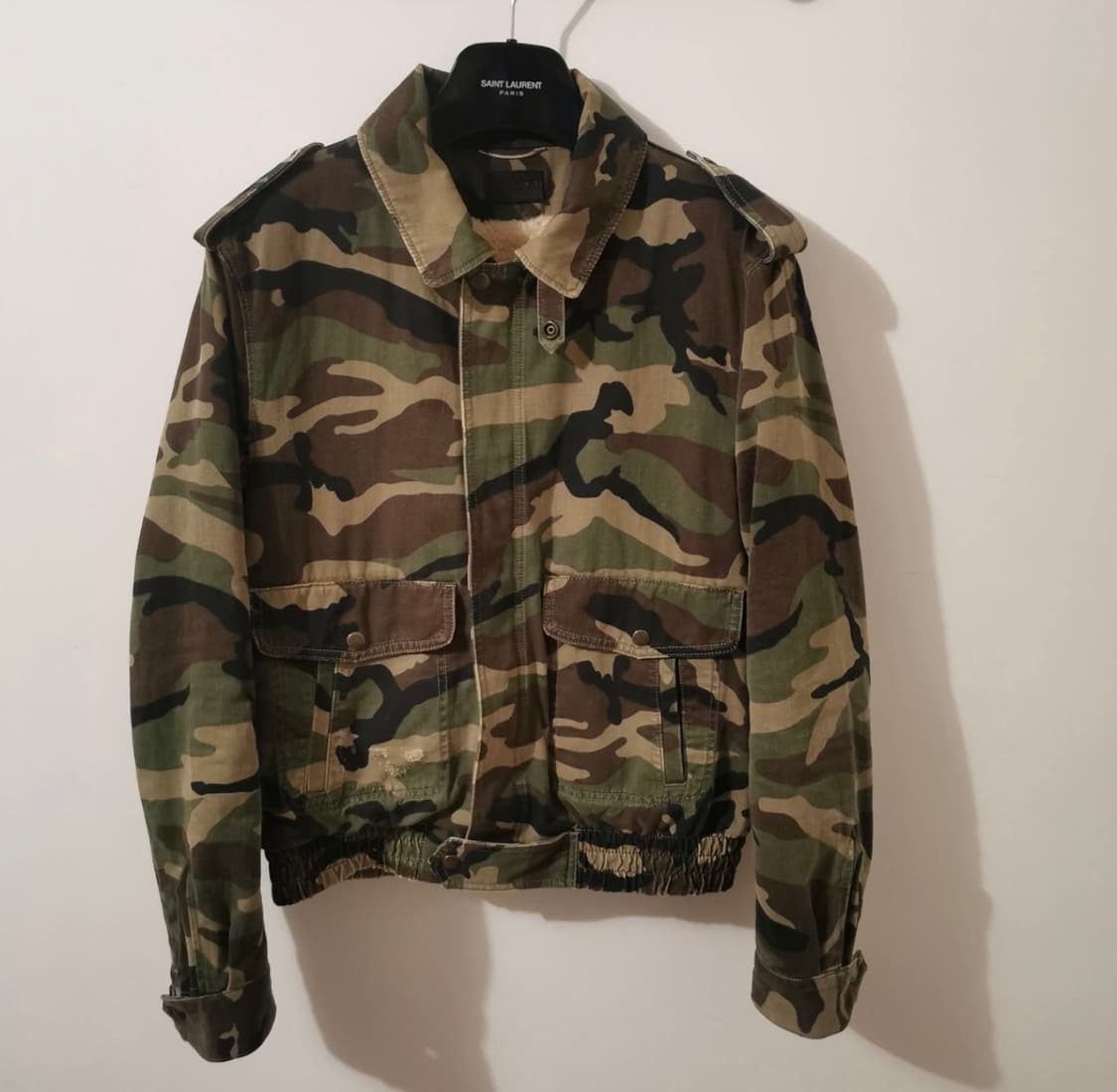 [라이즈 원빈님 착용] 생로랑 19AW 시어링 카모 봄버 자켓 상품이미지2