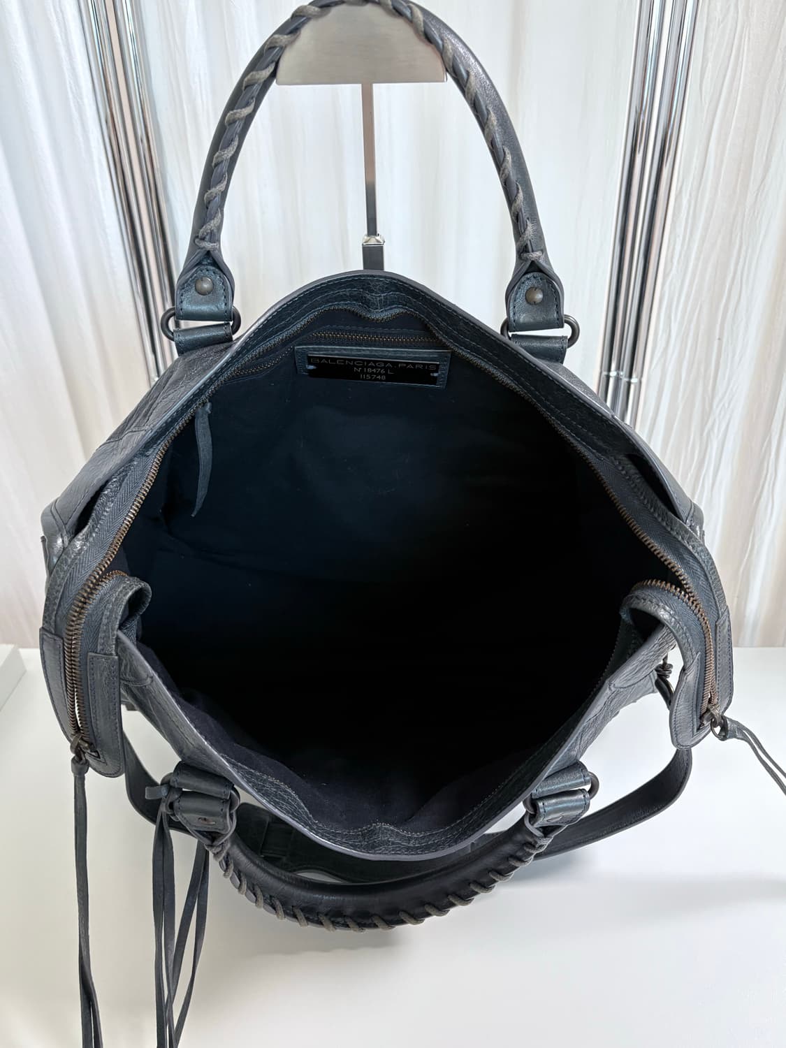 발렌시아가 시티 모터백 그레이 상품이미지10