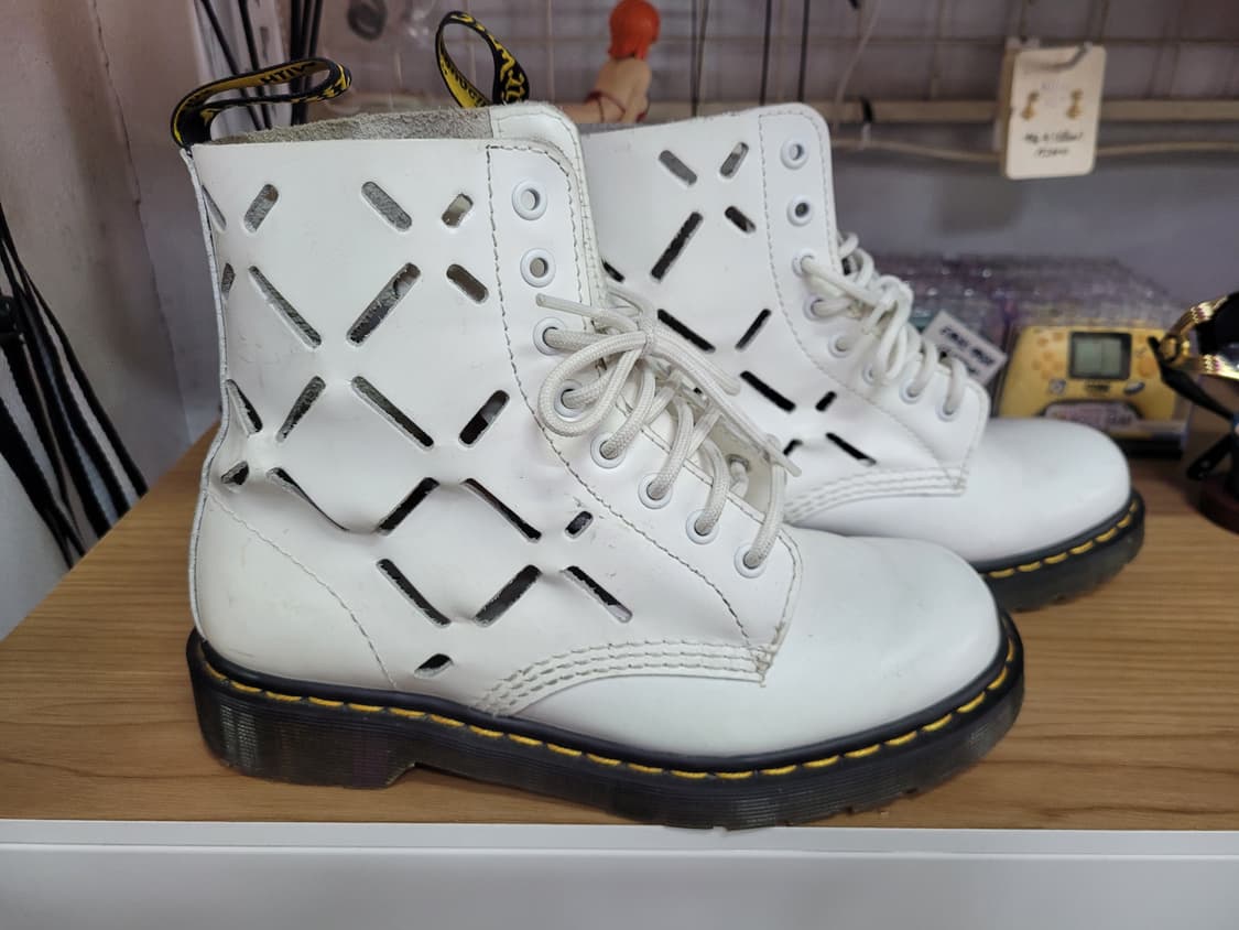Dr.martens aston 닥터마틴 아스톤 화이트 워커(한정판) 상품이미지4