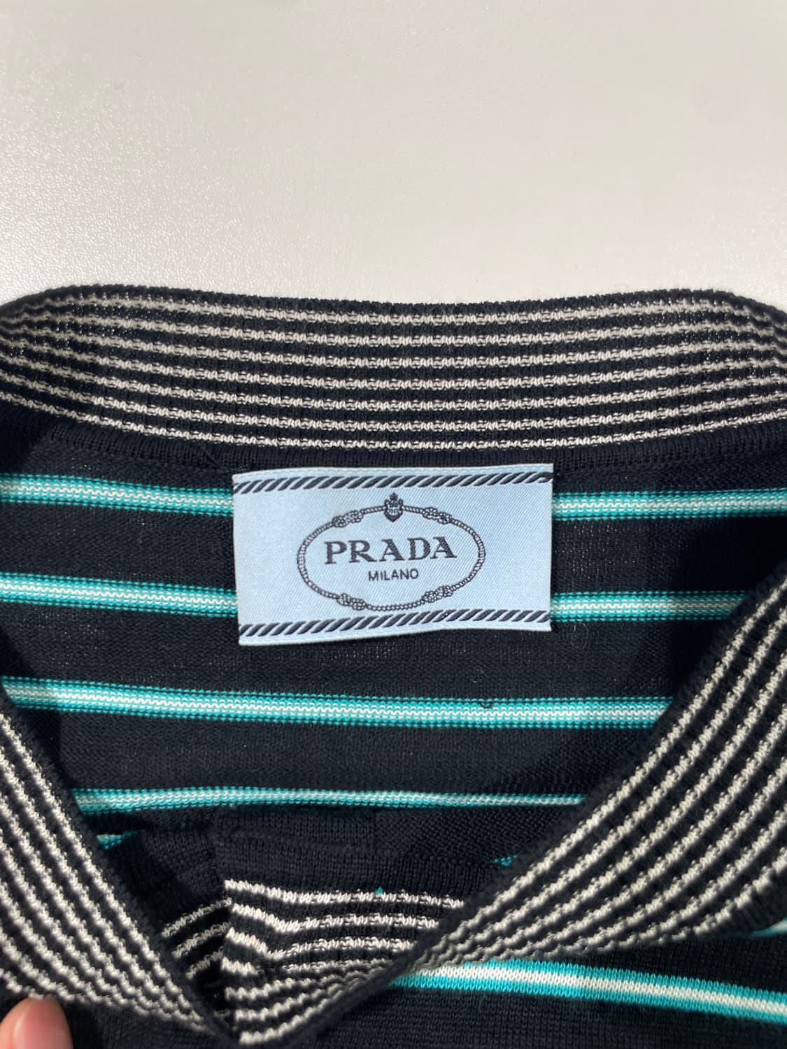 프라다 블랙 네온 스트라이프 니트 가디건 상품이미지7