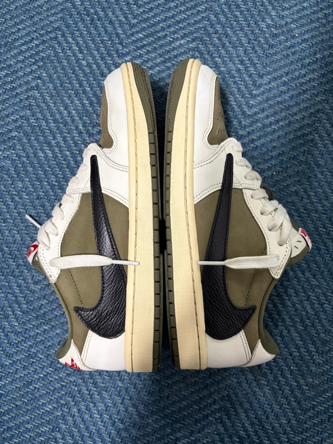 조던1 트래비스 스캇 리버스 올리브 260 상품이미지9