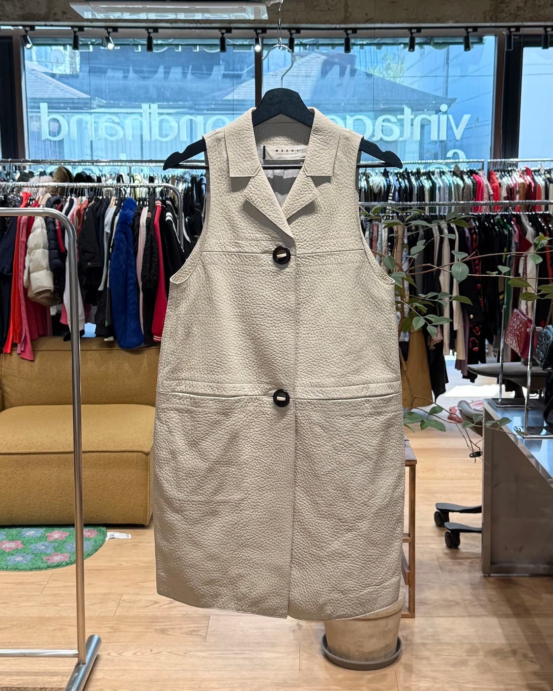 마르니 베이지 쉽스킨 슬리브리스 자켓 상품이미지1