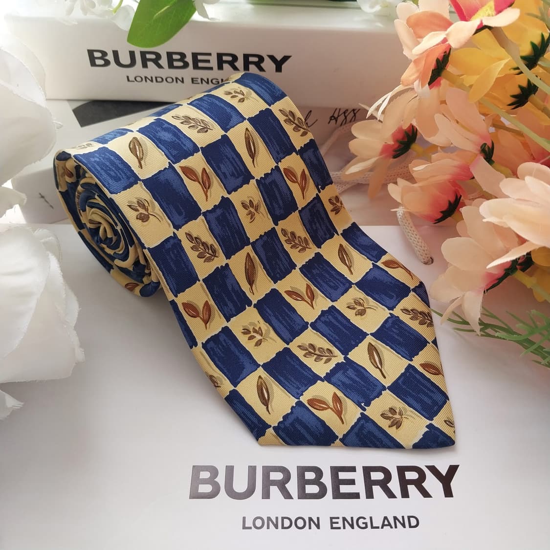 버버리 실크 블루 체크 리프 패턴 넥타이 10cm A+등급 K1772
 상품이미지2