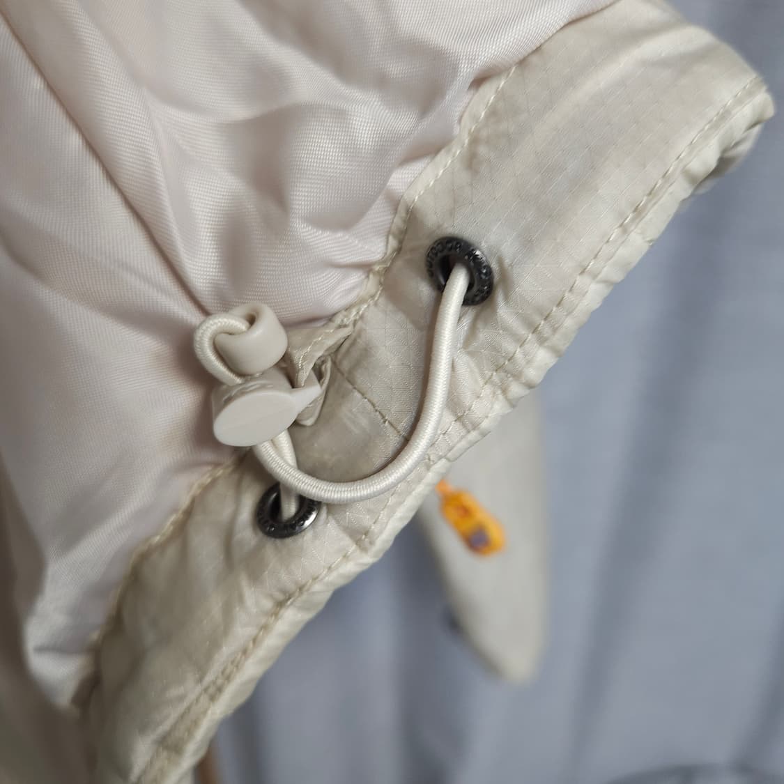 85 ) K2 여성 베이지 경량 패딩 상품이미지4