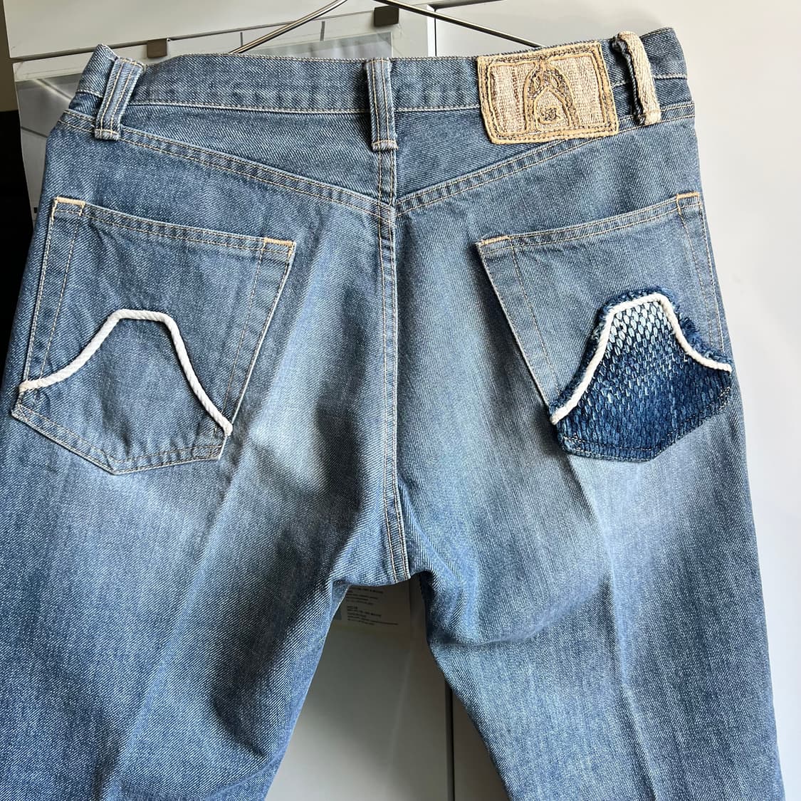 오리엔탈 패치 슬림핏 데님 라이트블루 상품이미지8