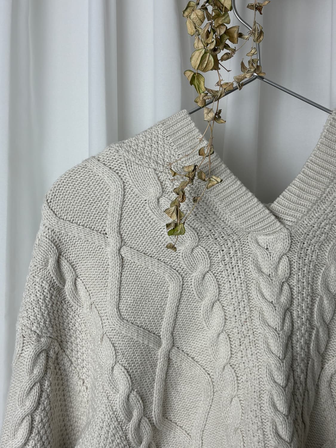 꽈베기 베이지 후드 크롭 니트 상품이미지3