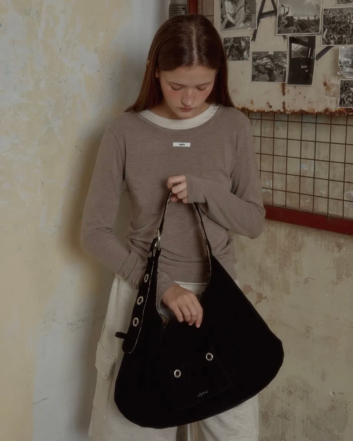 레터리 스웨이드 버클 리버시블 숄더백 블랙 새상품 상품이미지3