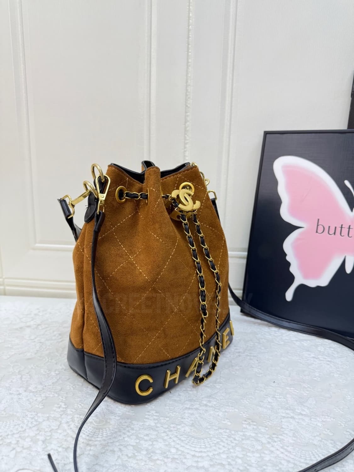 샤넬 투톤 스웨이드 버킷백 브라운 상품이미지4