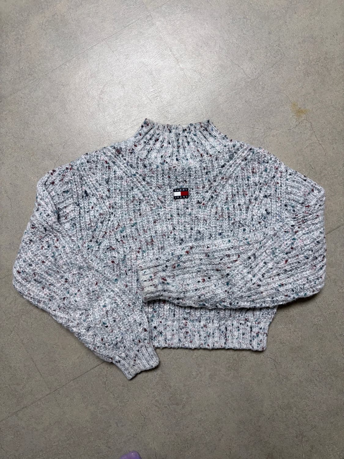 타미진스 화이트멜란지 반폴라 니트 상품이미지1