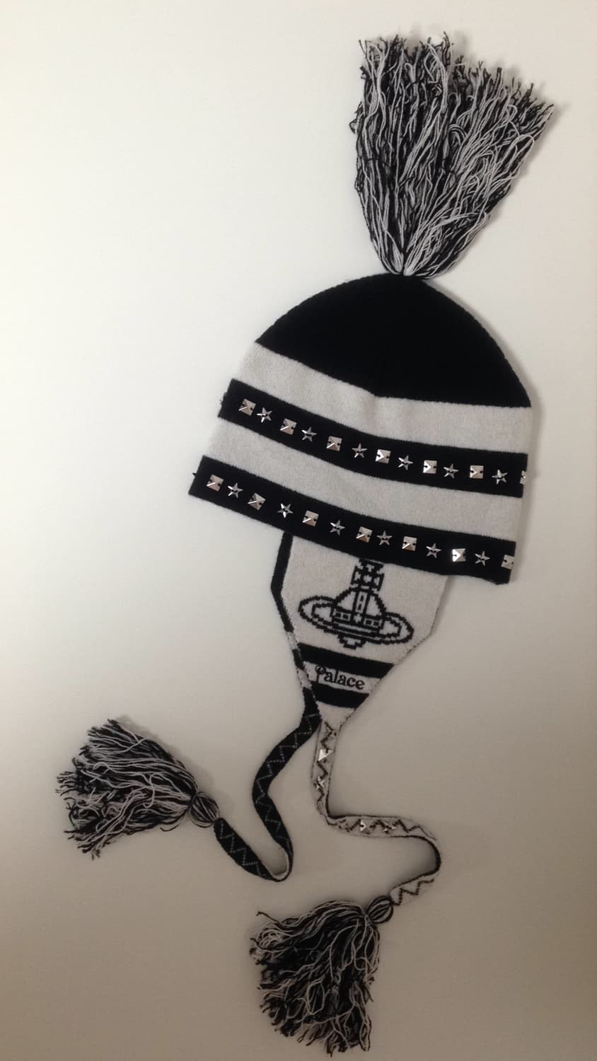 팔라스 x 비비안 웨스트우드 오브 니트 이어플랩 비니 블랙 화이트 - 2 상품이미지1