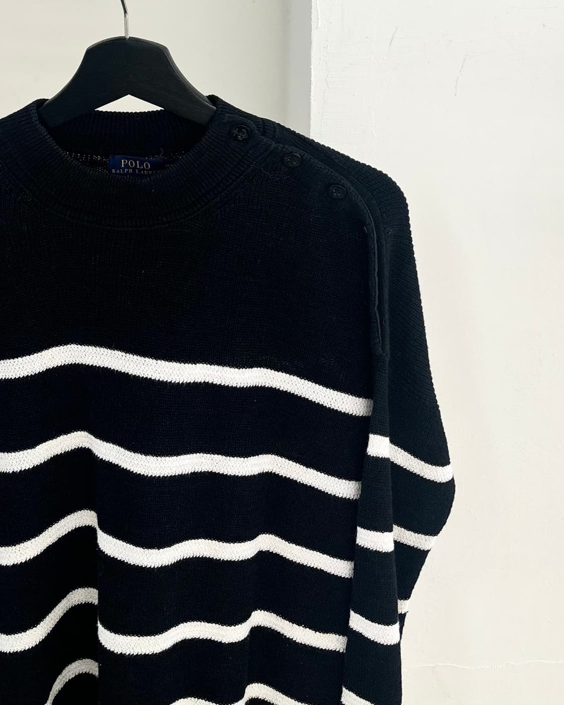 폴로 랄프 로렌 버튼 숄더 스트라이프 블랙 니트 상품이미지4