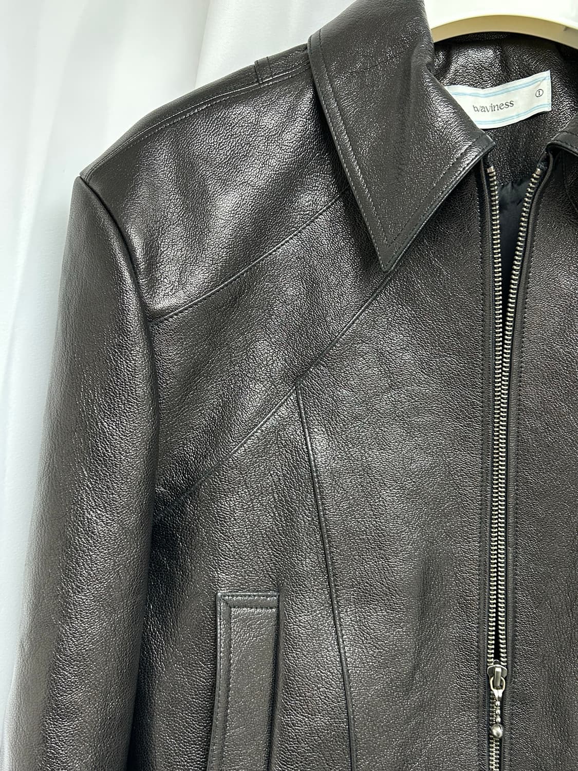 웨이비니스 25fw 프레임 크롭 레더 자켓 블랙 (S1) 상품이미지3