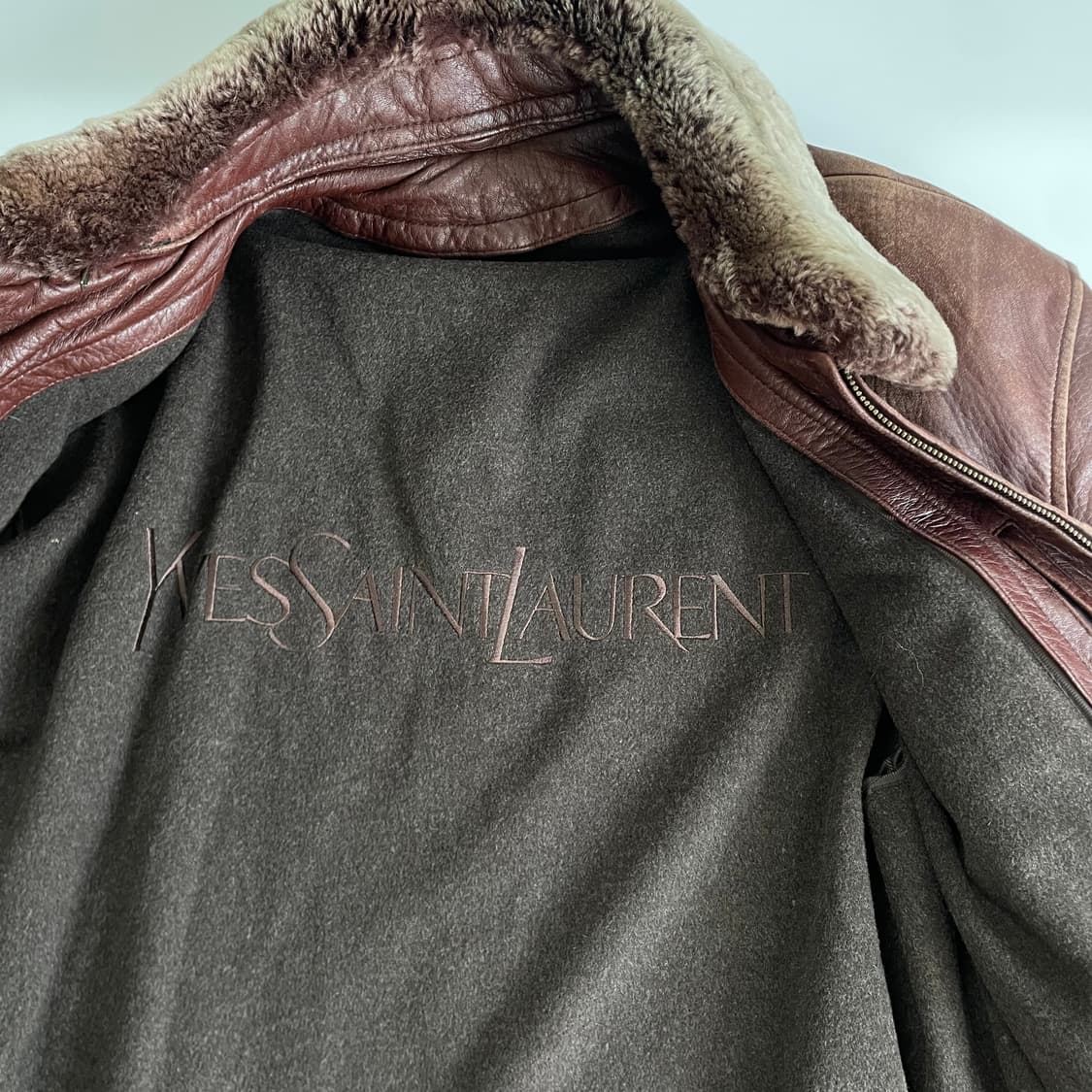 YvesSaintLaurent  입생로랑 각인 양가죽 브라운 레더 무스탕 상품이미지5