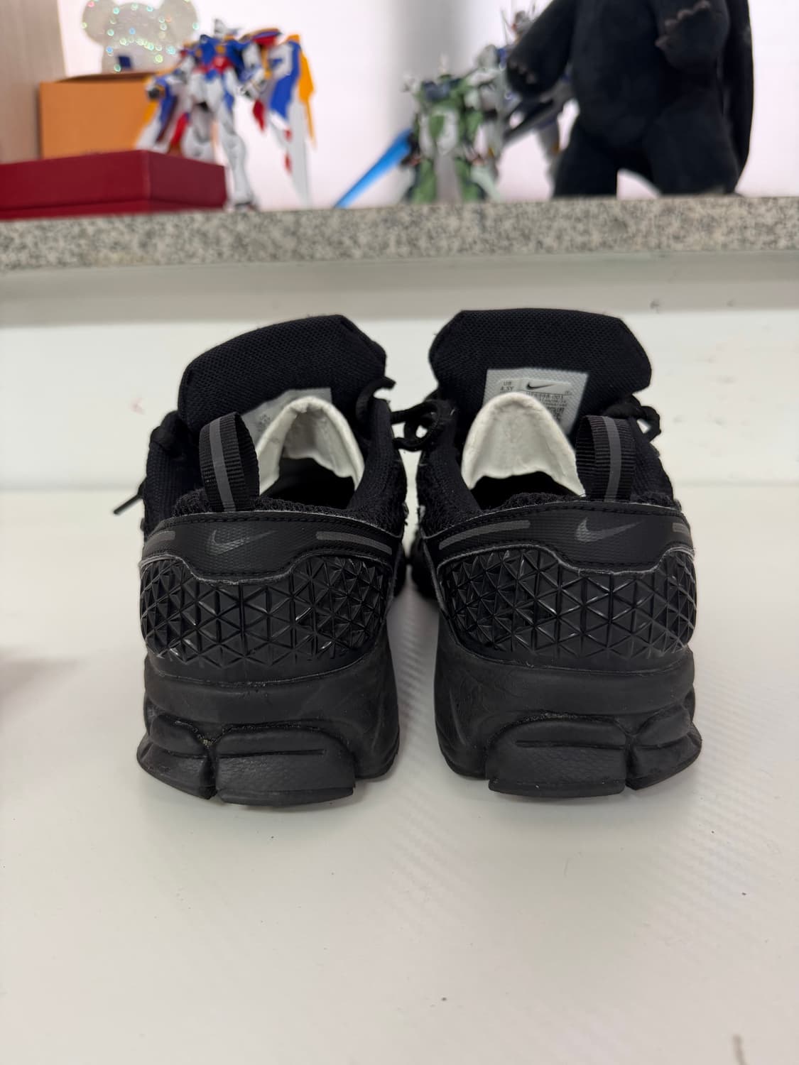 정품) 나이키 여성 줌 보메로5 운동화 235 상품이미지6