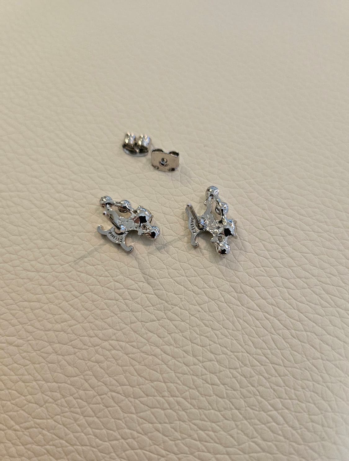 셀린느 업사이클링 트리옹프 큐빅 진주 실버 귀걸이 상품이미지4