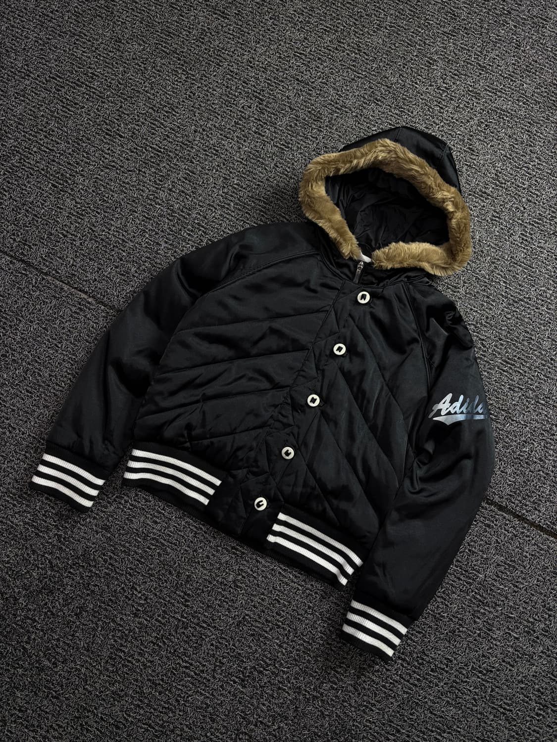 아디다스 y2k 울프조 퍼 크롭 경량 점퍼 1968 상품이미지1