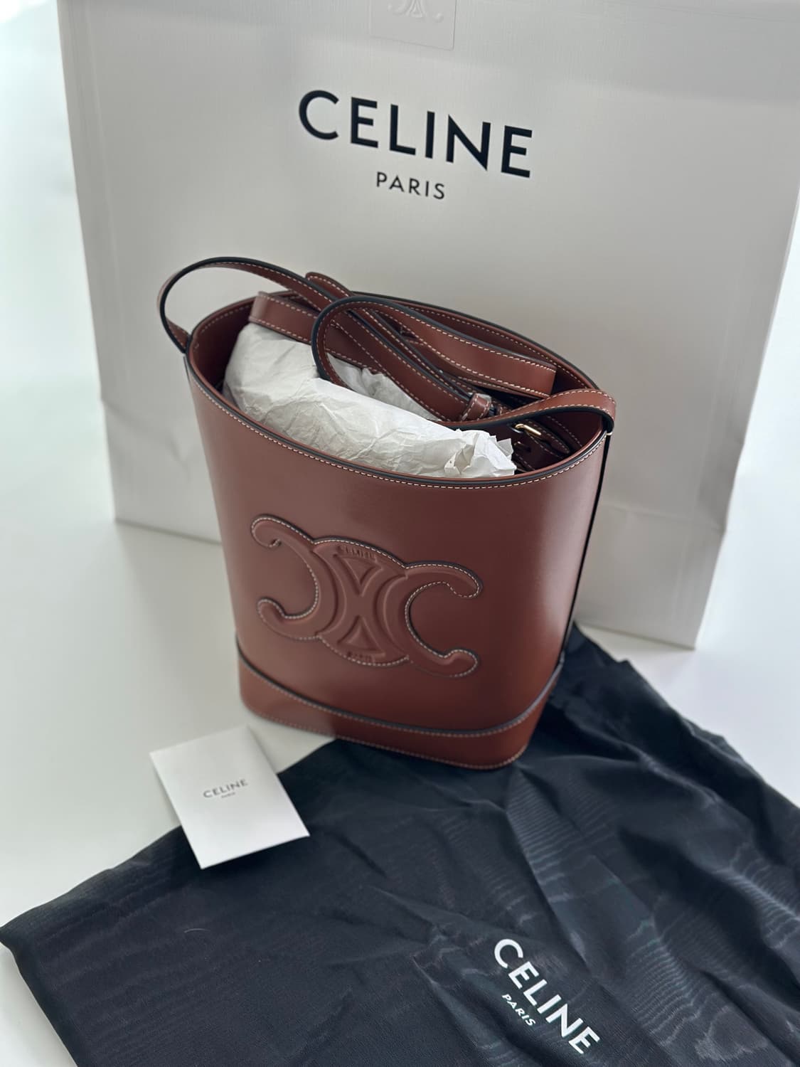 셀린느 트리오페 스몰 스무스 카프스킨 버킷백 상품이미지1