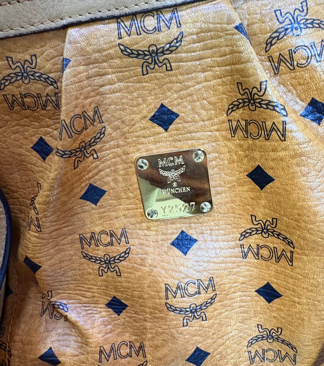 엠씨엠투웨이백 상품이미지2