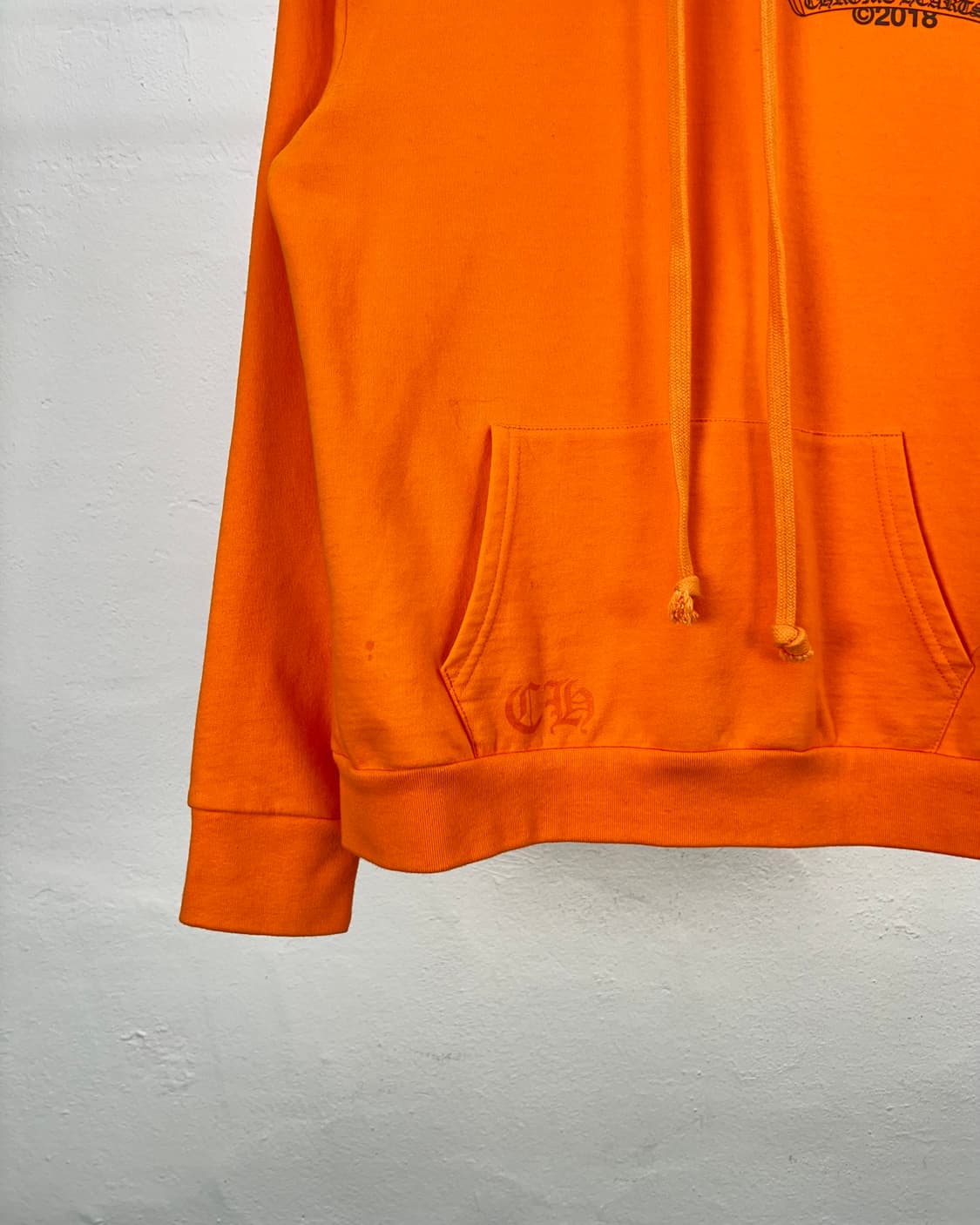 크롬하츠 x 오프화이트 18fw 네온 오렌지 후디 상품이미지5