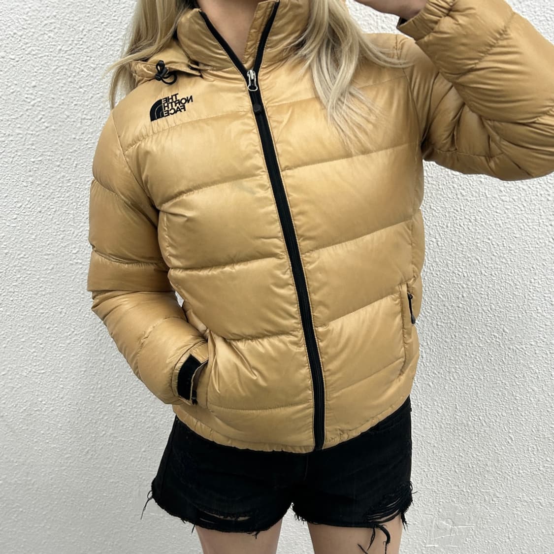 노스페이스 블랙로고 캬라멜맛 후드 패딩 85 상품이미지2