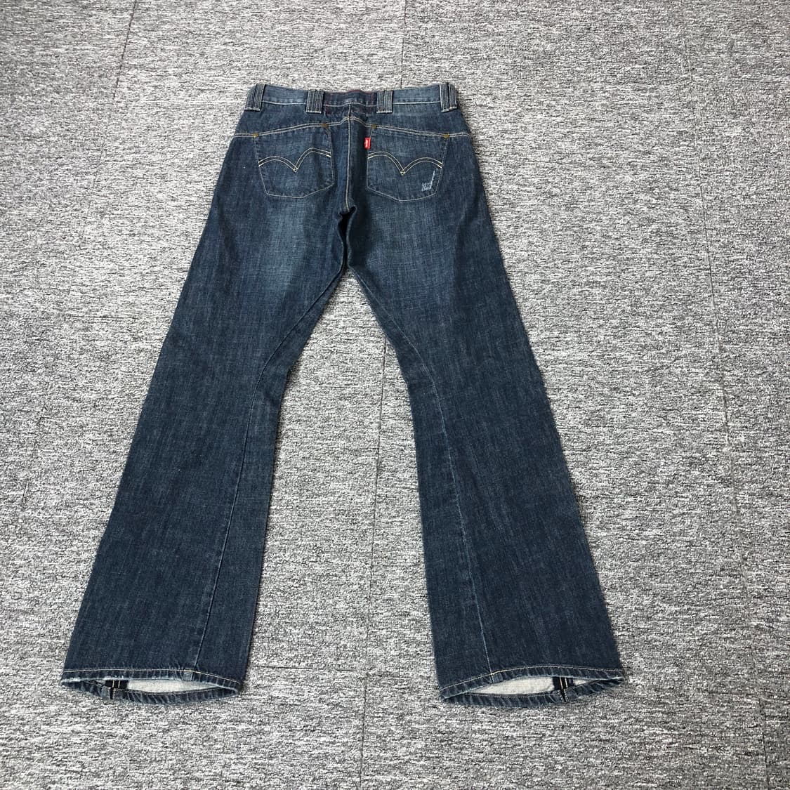 리바이스 정품 엔지니어드 사선 스티치 데님팬츠 상품이미지3