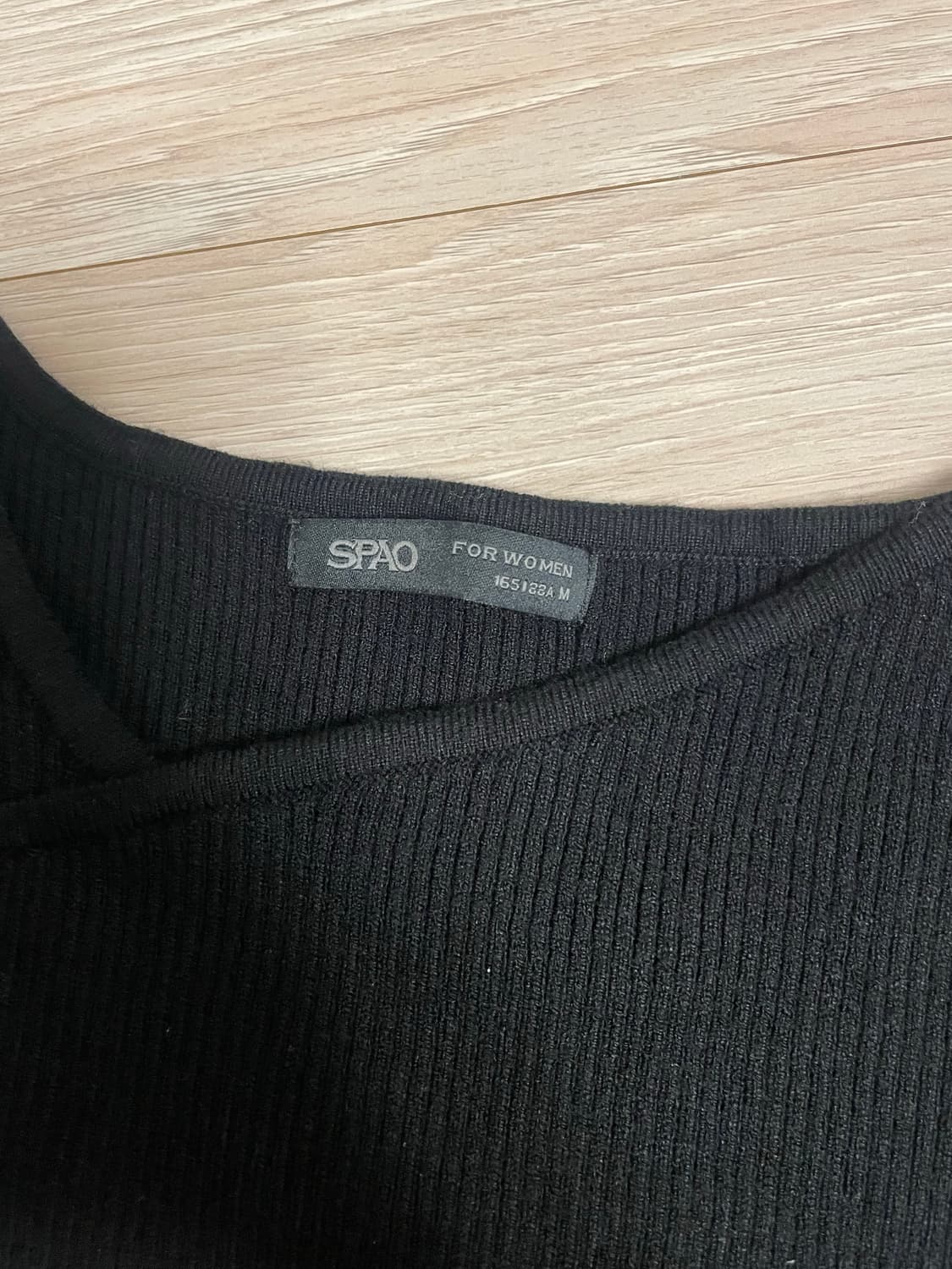 정가35000원)스파오 블랙 트임 니트 M사이즈 니트 맨쿠맨 상품이미지2