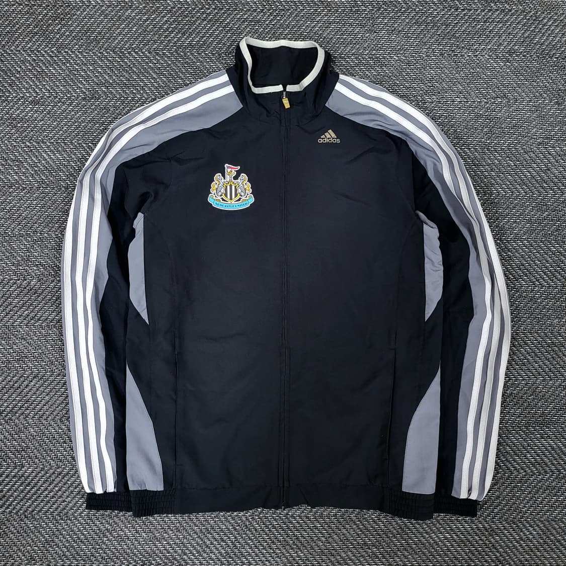 아디다스 뉴캐슬 커스텀 바람막이 상품이미지3