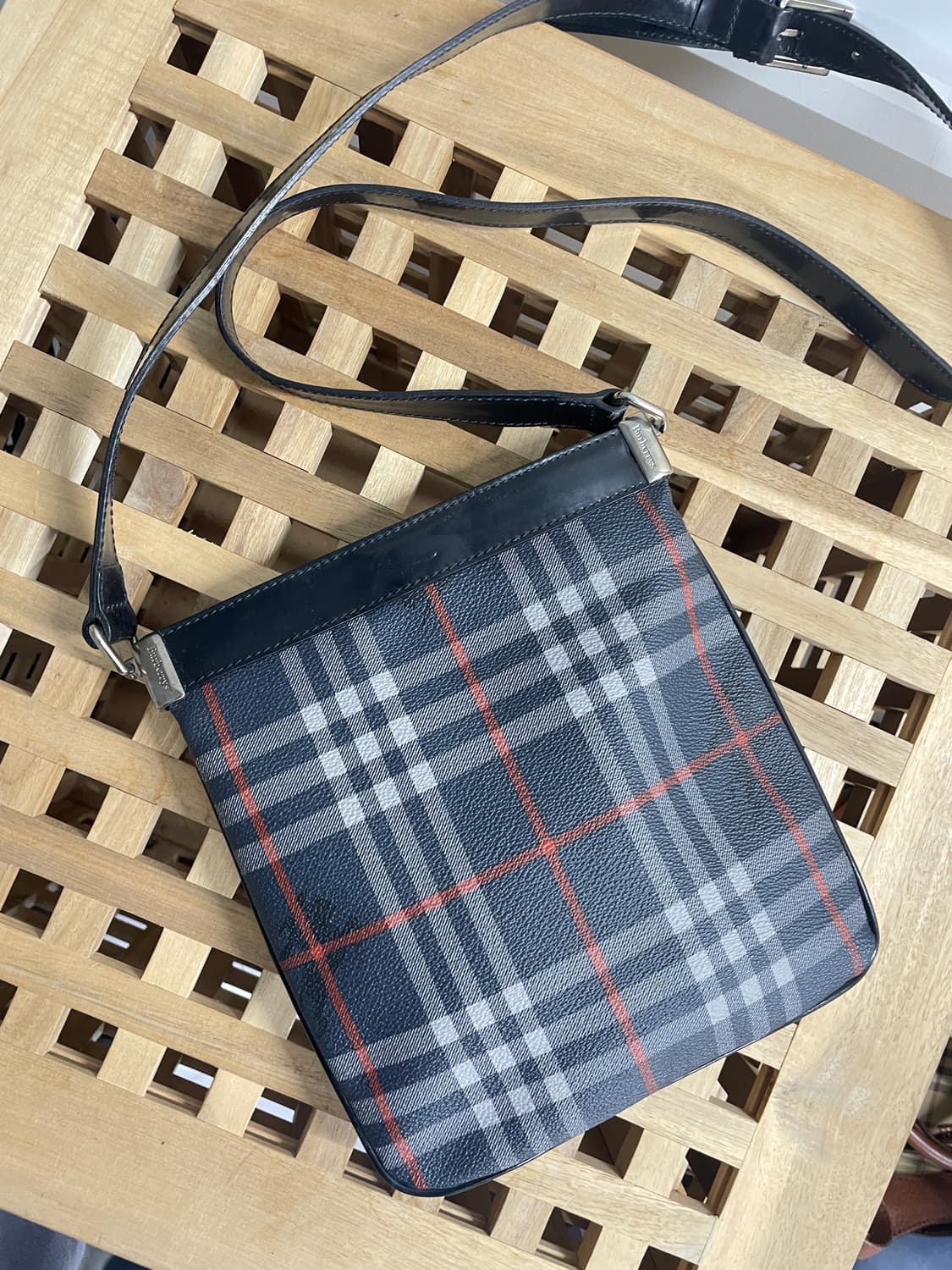 버버리 체크 크로스백 상품이미지1