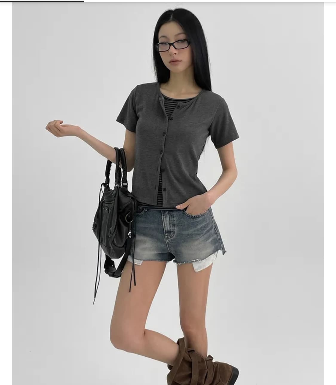 블랙업 솔터 스트라이프 레이어드 가디건 반팔티 차콜 상품이미지2