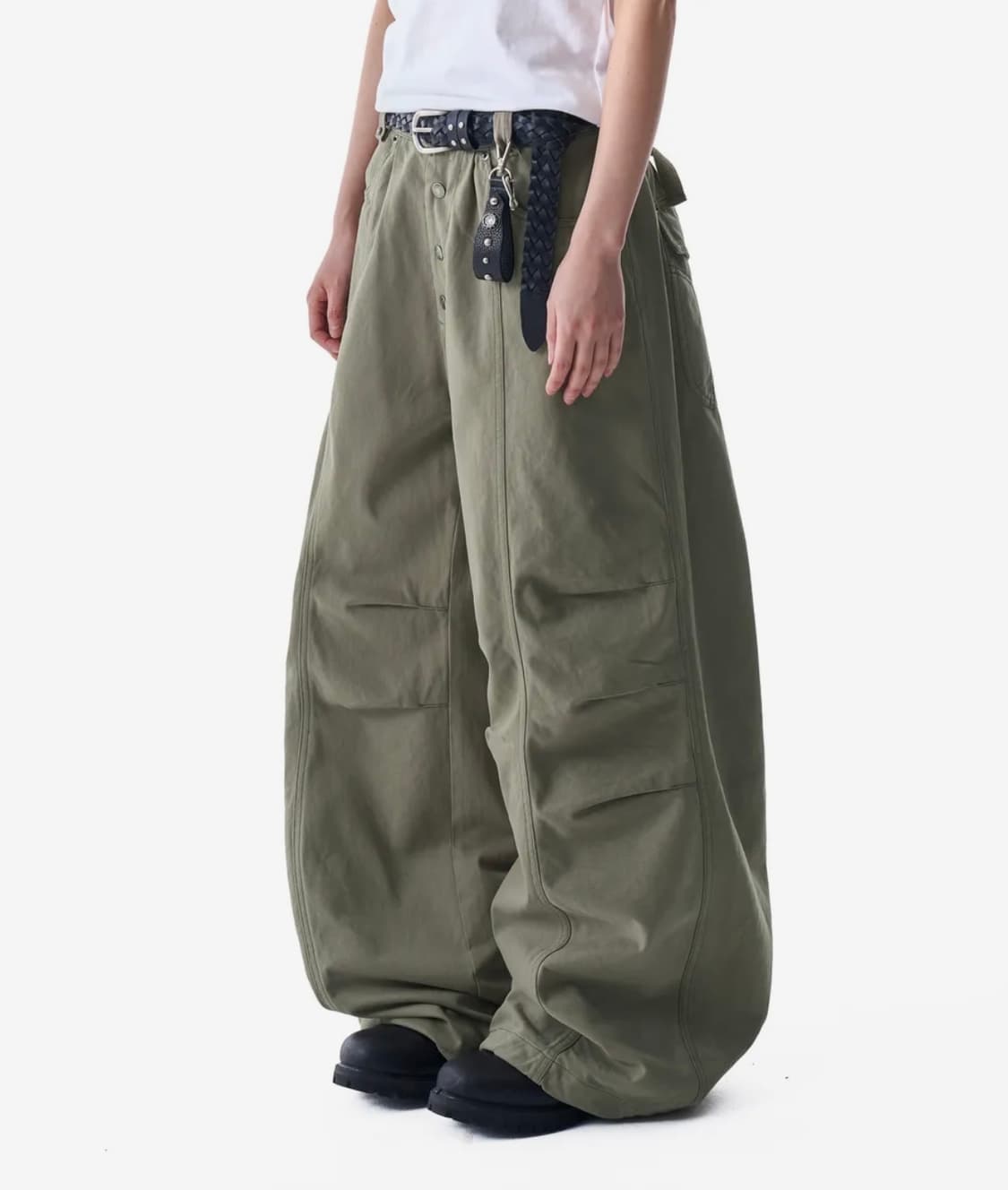Knee Pin-tuck Studded Cotton Pants (Khak 상품이미지1