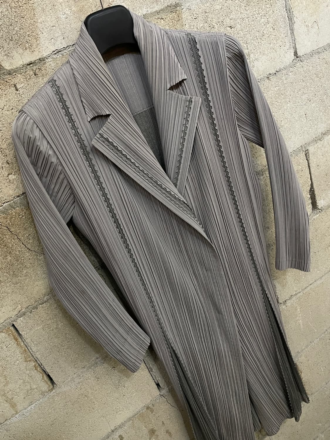 이세이미야케 페테 플리츠 롱 자켓 상품이미지4