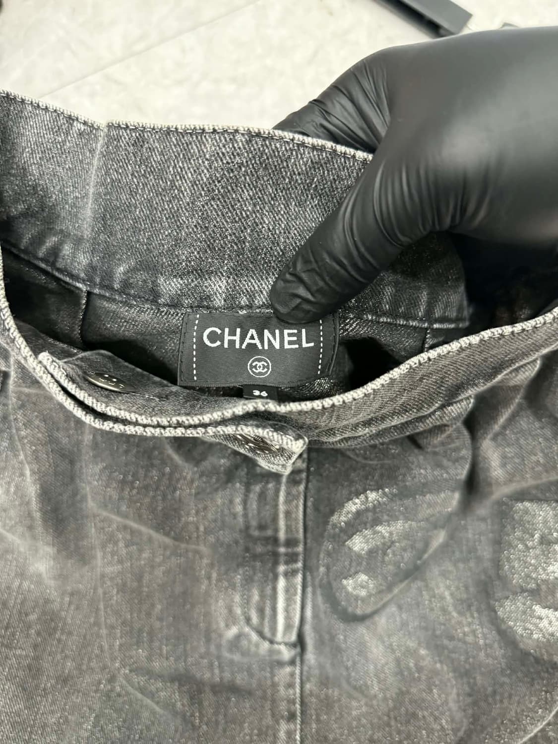 백화점판 샤넬 넘버5 미디 데님스커트 36사이즈  상품이미지4