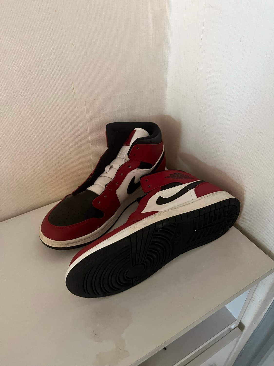 조던 1 미드 시카고 블랙토 Jordan 1 Mid 290 상품이미지2