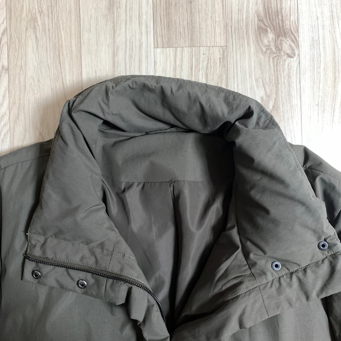 COS 덕다운 숏패딩 숏푸퍼 브라운 40 상품이미지5