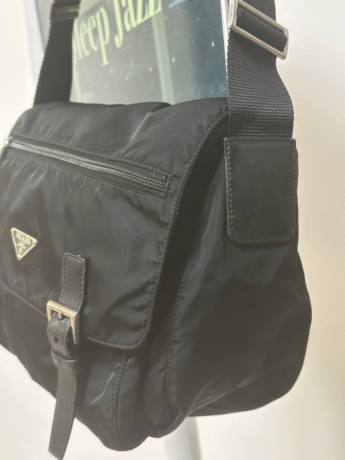 프라다 투버클 메신저백 나일론 포코노 테수토 숄더백 상품이미지5