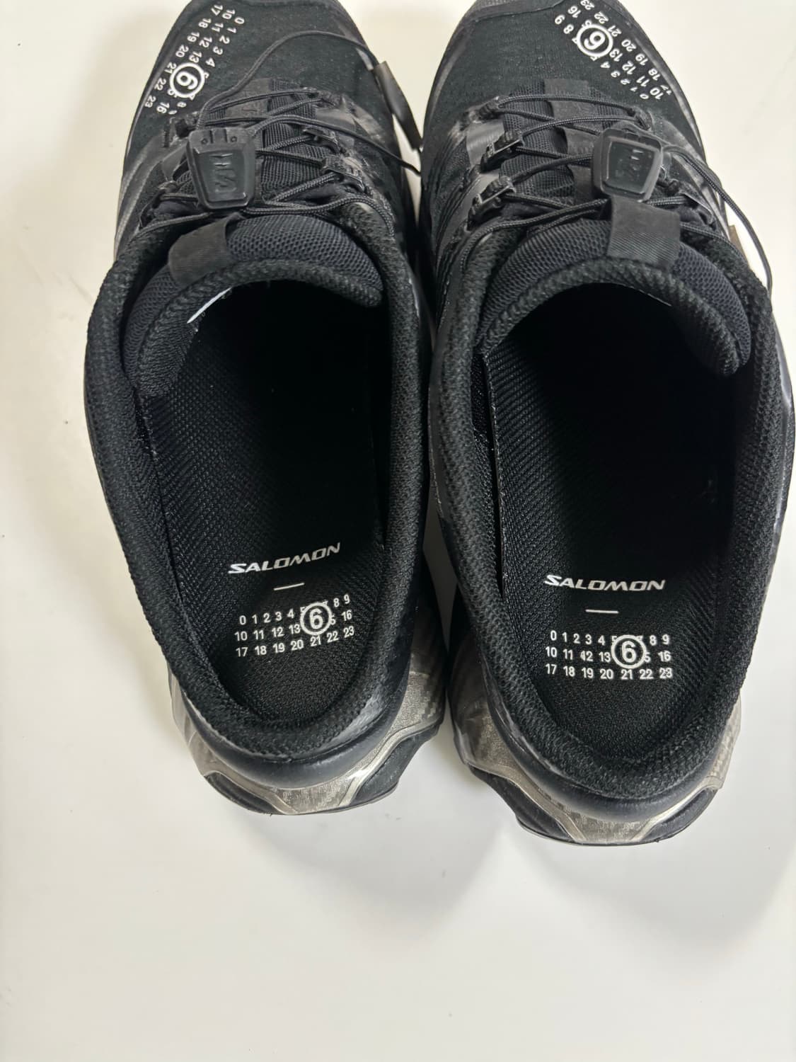 살로몬 x MM6 메종 마르지엘라 XT-4 뮬 블랙 265 상품이미지6