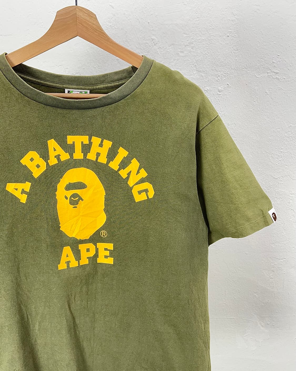 베이프 카키 컬리지 빅 사루 티셔츠 상품이미지3