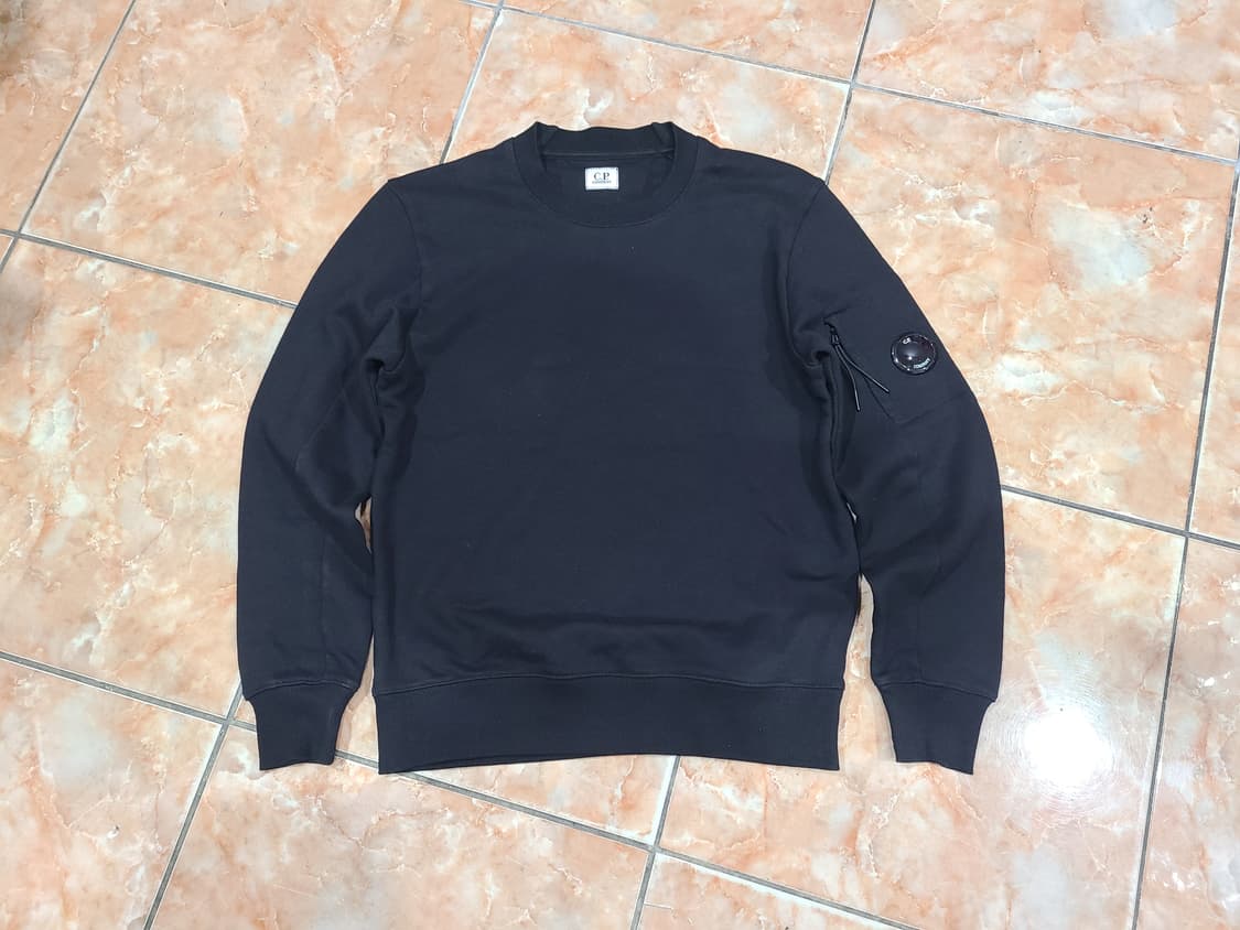 CP컴퍼니 렌즈와펜 블랙 맨투맨 상품이미지1